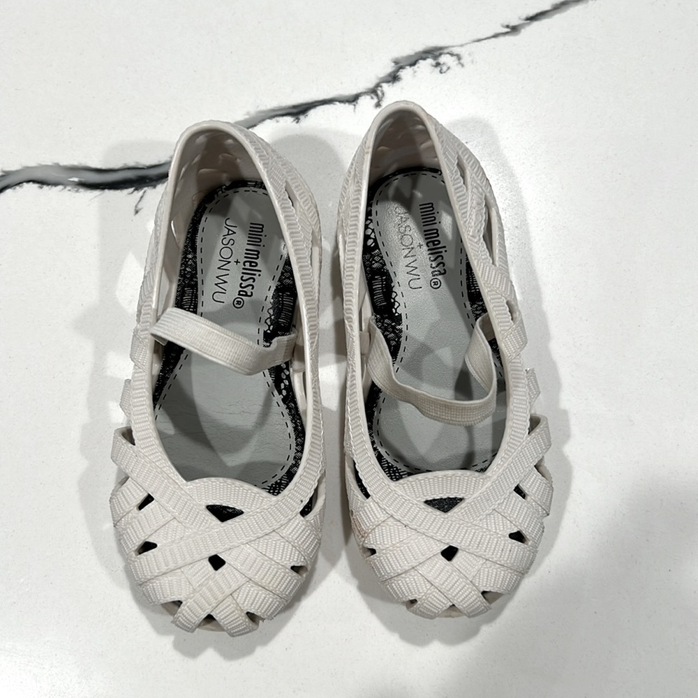 Mini Melissa - Picture 3 of 4